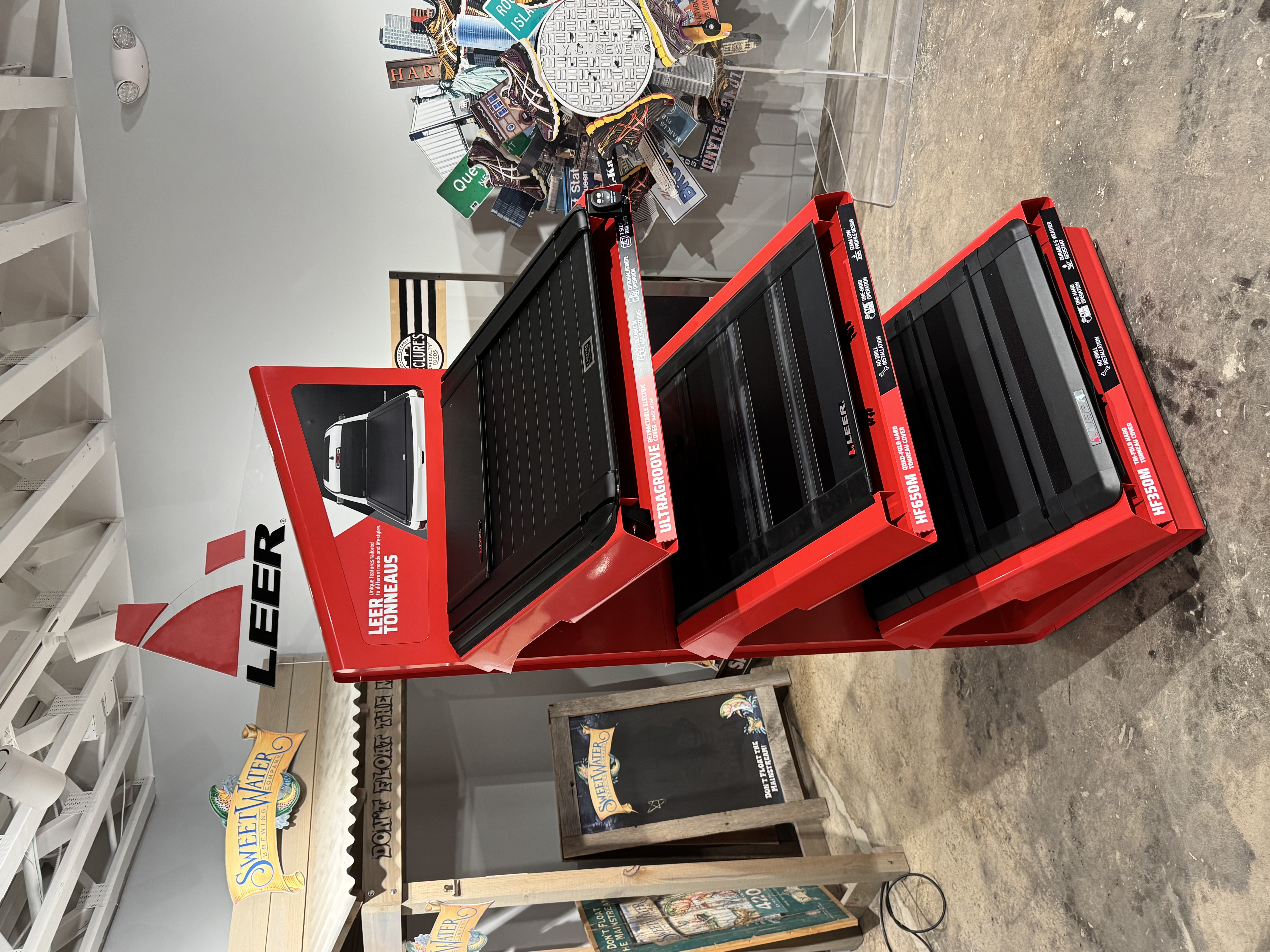 Leer Tonneau Covers Display